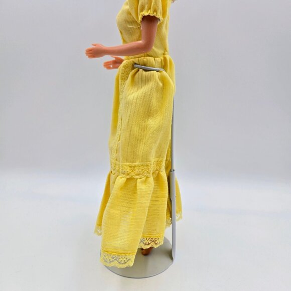 Vintage Magic Curl Barbie Doll 1981 3856 Original Yellow Dress Mattel Read - Picture 10 of 16